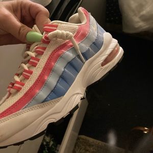 Nike air max boys 4.5 (w7)